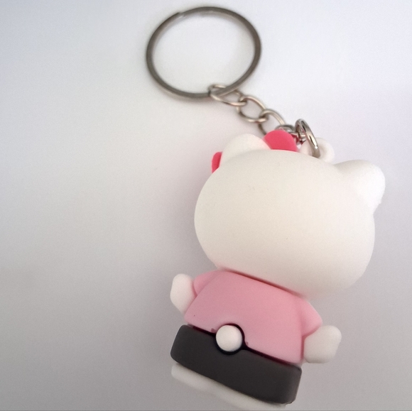 Hello Kitty Keychain - Picture 2 of 2